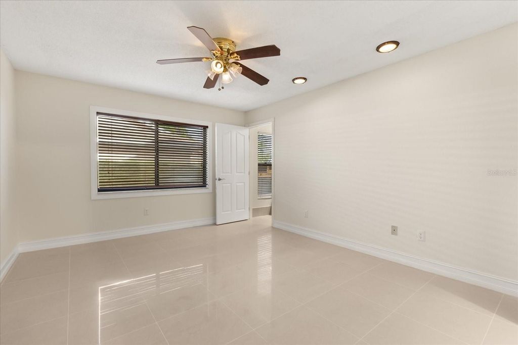 Image 20 of property listing at 5332 DORRINGTON LANE, Orlando, FL 32821