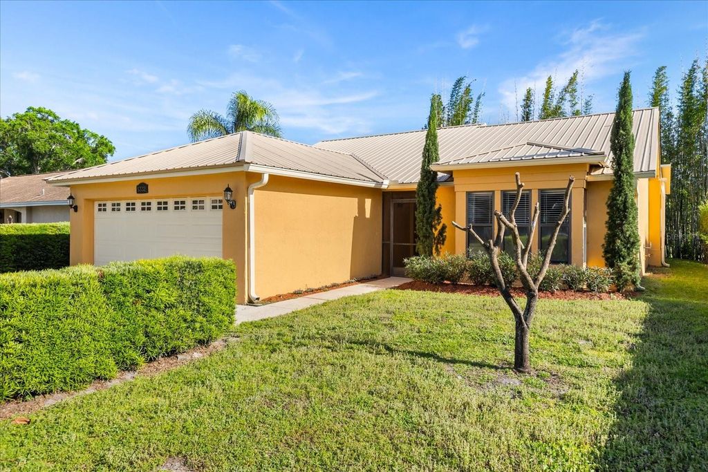 Image 3 of property listing at 5332 DORRINGTON LANE, Orlando, FL 32821