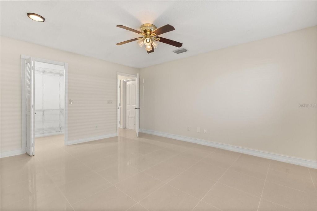 Image 21 of property listing at 5332 DORRINGTON LANE, Orlando, FL 32821