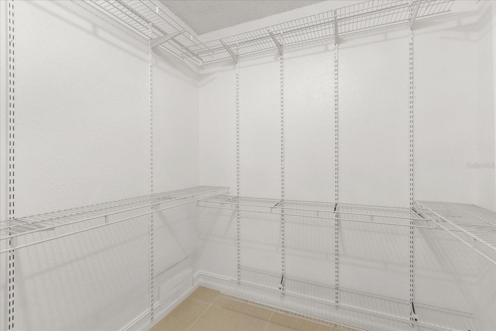 Image 24 of property listing at 5332 DORRINGTON LANE, Orlando, FL 32821