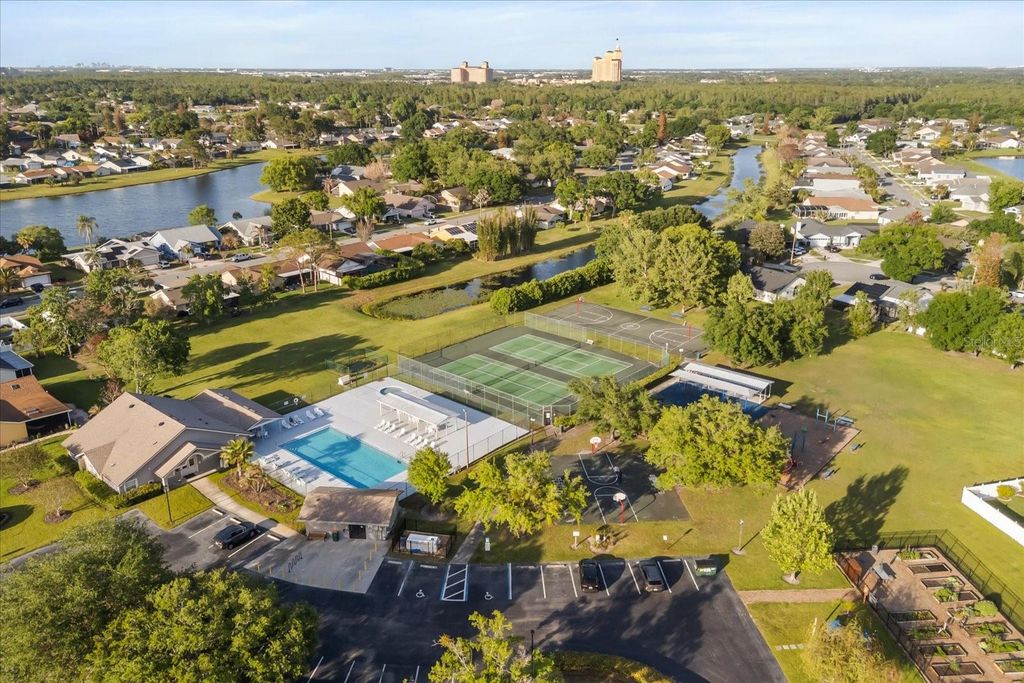 Image 37 of property listing at 5332 DORRINGTON LANE, Orlando, FL 32821