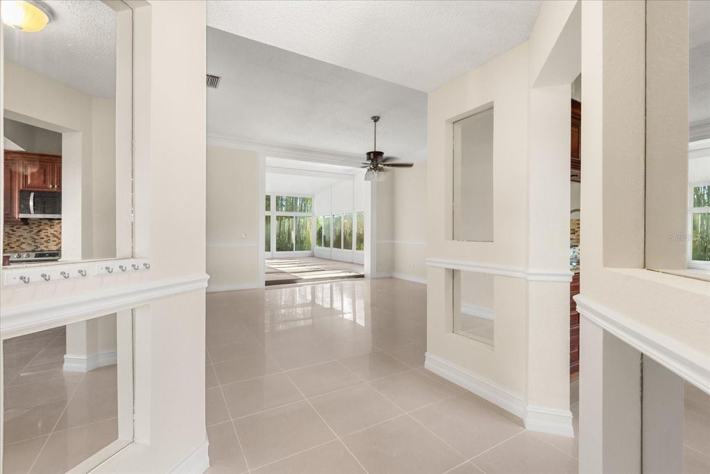 Image 6 of property listing at 5332 DORRINGTON LANE, Orlando, FL 32821