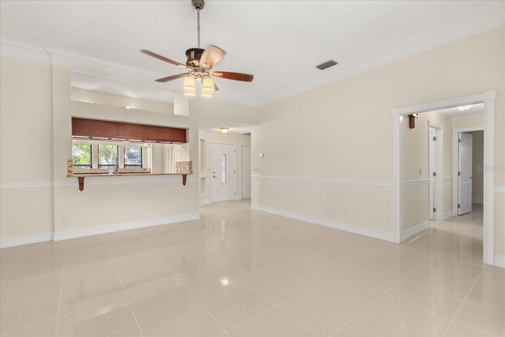 Image 9 of property listing at 5332 DORRINGTON LANE, Orlando, FL 32821