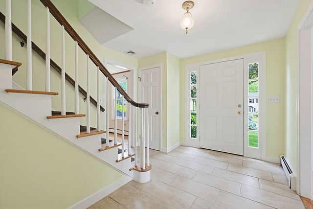 7 Cahill Park Dr, Framingham, MA 01702