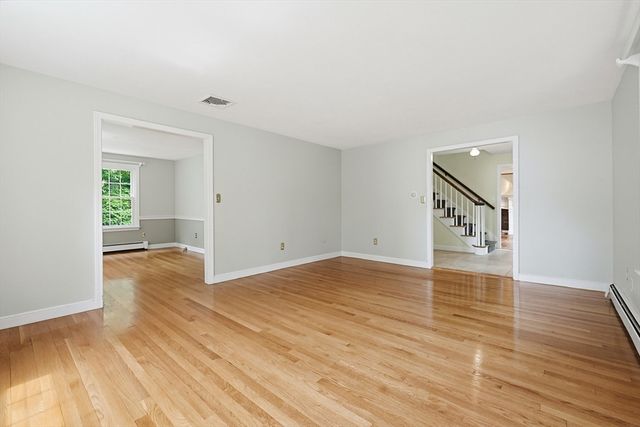 7 Cahill Park Dr, Framingham, MA 01702