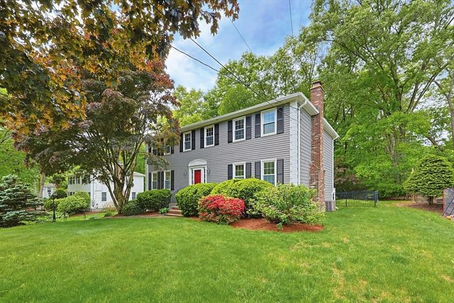 7 Cahill Park Dr, Framingham, MA 01702