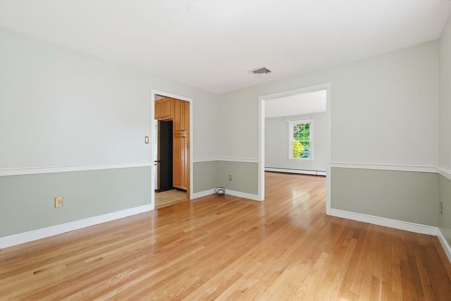 7 Cahill Park Dr, Framingham, MA 01702