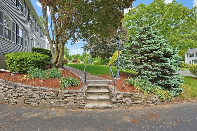 7 Cahill Park Dr, Framingham, MA 01702