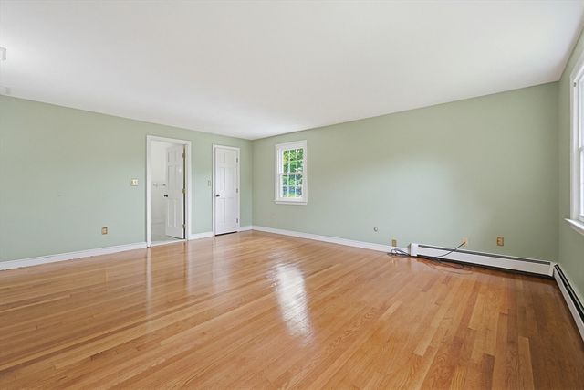 7 Cahill Park Dr, Framingham, MA 01702