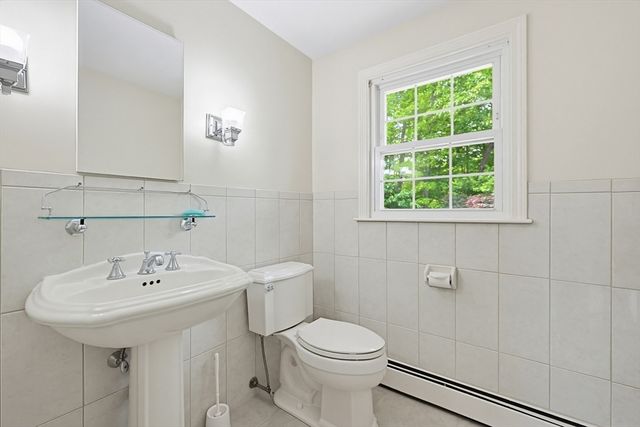 7 Cahill Park Dr, Framingham, MA 01702