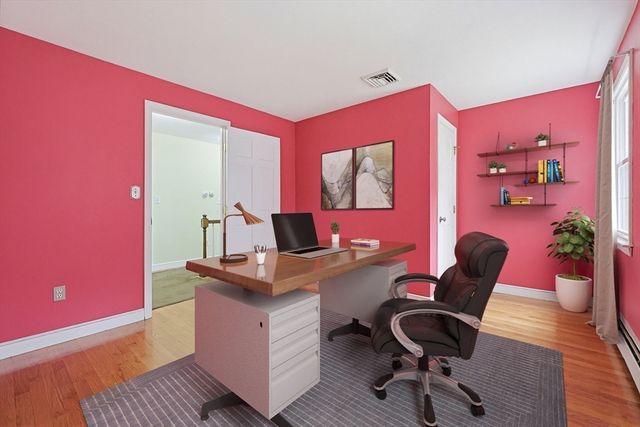 7 Cahill Park Dr, Framingham, MA 01702