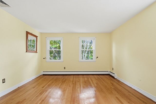 7 Cahill Park Dr, Framingham, MA 01702