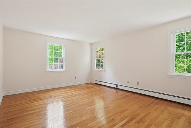 7 Cahill Park Dr, Framingham, MA 01702
