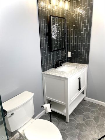 337 NEPTUNE Drive, Walled Lake, MI 48390