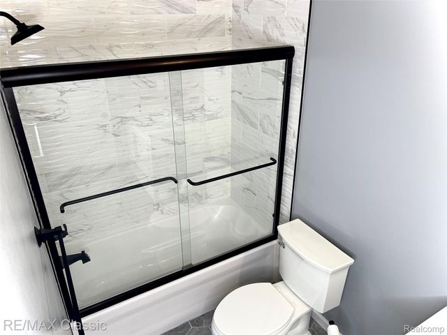 337 NEPTUNE Drive, Walled Lake, MI 48390