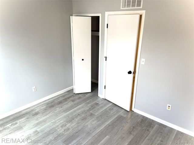 337 NEPTUNE Drive, Walled Lake, MI 48390