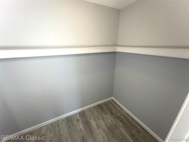 337 NEPTUNE Drive, Walled Lake, MI 48390