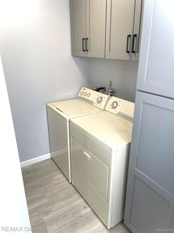 337 NEPTUNE Drive, Walled Lake, MI 48390