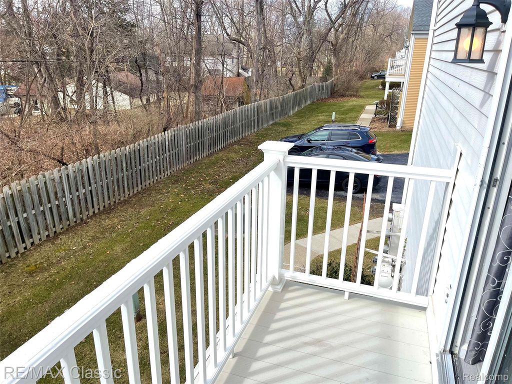 337 NEPTUNE Drive, Walled Lake, MI 48390