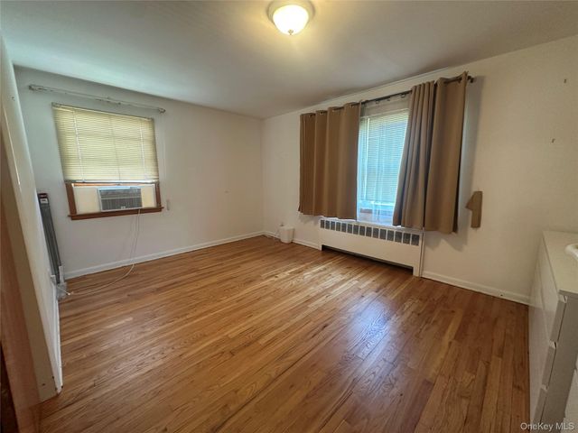 12 Smith Street, Glen Cove, NY 11542