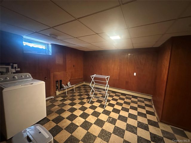 12 Smith Street, Glen Cove, NY 11542