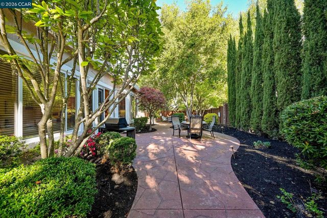 101 Victoria Pl, Danville, CA 94506