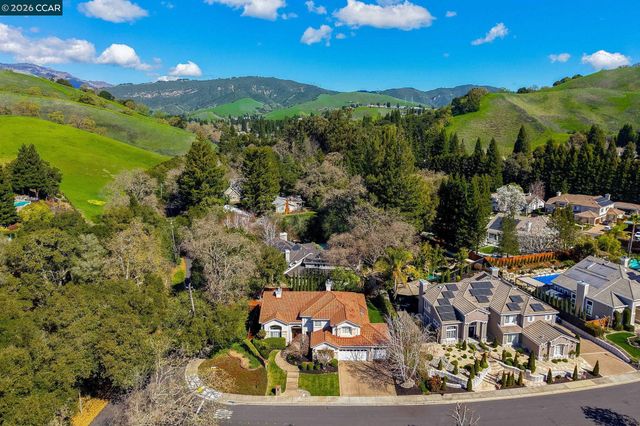 101 Victoria Pl, Danville, CA 94506