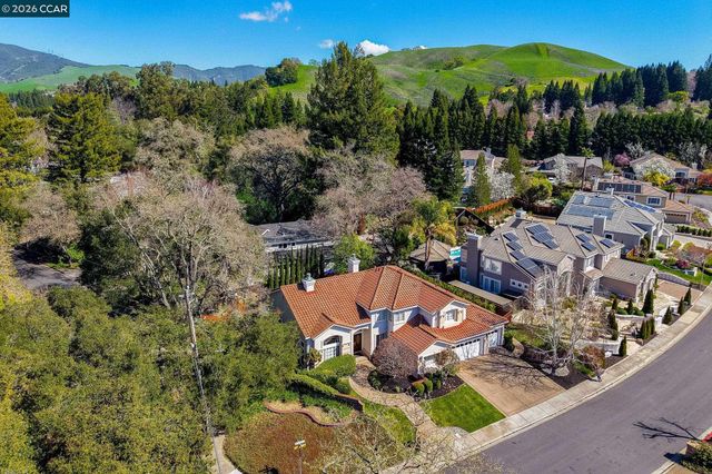 101 Victoria Pl, Danville, CA 94506