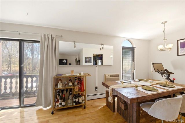 14 Granada Crescent 18, White Plains, NY 10603