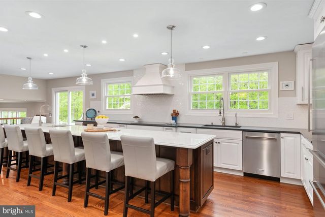 305 CHARLES HALL DR, Millersville, MD 21108
