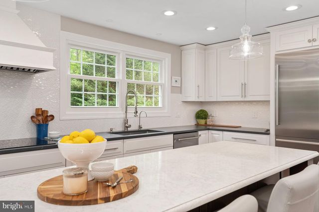 305 CHARLES HALL DR, Millersville, MD 21108