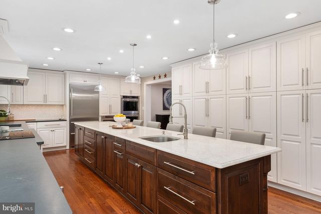 305 CHARLES HALL DR, Millersville, MD 21108