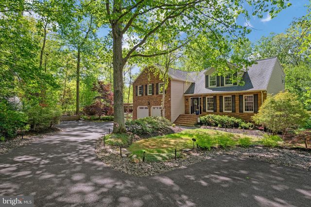 305 CHARLES HALL DR, Millersville, MD 21108