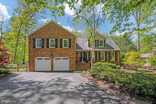 305 CHARLES HALL DR, Millersville, MD 21108