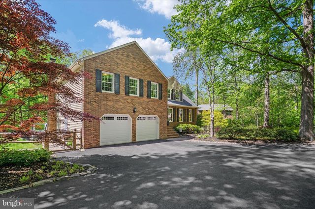 305 CHARLES HALL DR, Millersville, MD 21108