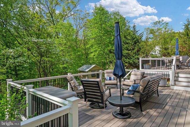 305 CHARLES HALL DR, Millersville, MD 21108