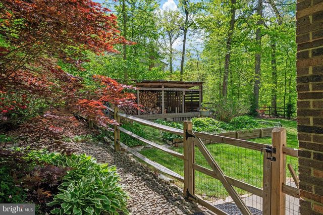 305 CHARLES HALL DR, Millersville, MD 21108