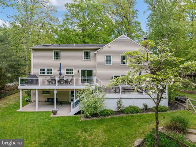 305 CHARLES HALL DR, Millersville, MD 21108