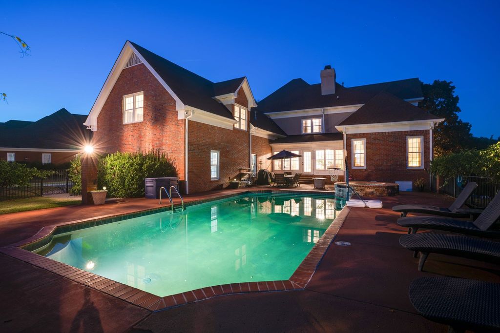 113 Secretariat Pl, Hendersonville, TN 37075