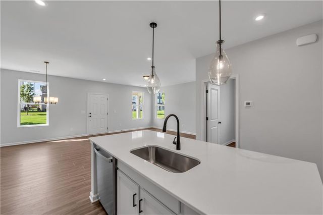 845 York Ally, Acworth, GA 30102