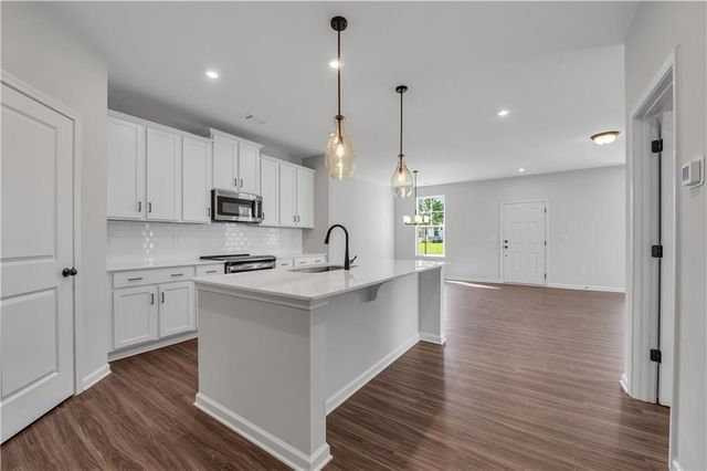 845 York Ally, Acworth, GA 30102