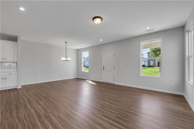 845 York Ally, Acworth, GA 30102