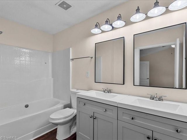 3967 Elizabeth Glen Way, Jamestown, NC 27282