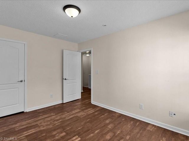 3967 Elizabeth Glen Way, Jamestown, NC 27282