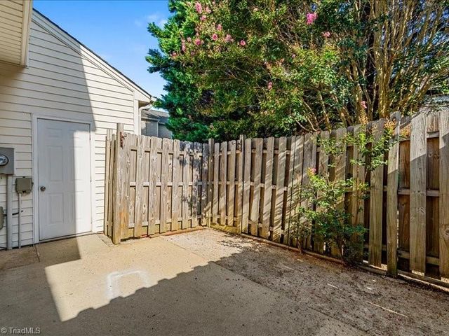3967 Elizabeth Glen Way, Jamestown, NC 27282