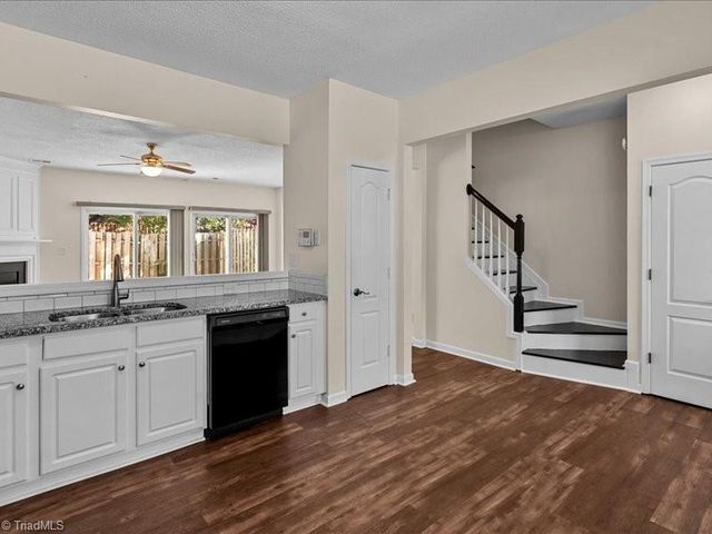3967 Elizabeth Glen Way, Jamestown, NC 27282