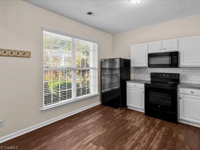 3967 Elizabeth Glen Way, Jamestown, NC 27282