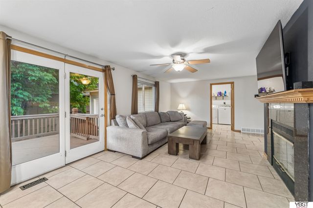 8887 Verdon Circle, Plattsmouth, NE 68048