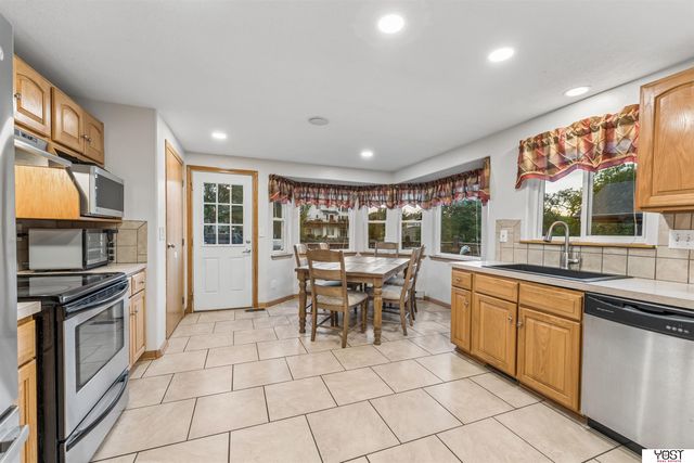8887 Verdon Circle, Plattsmouth, NE 68048