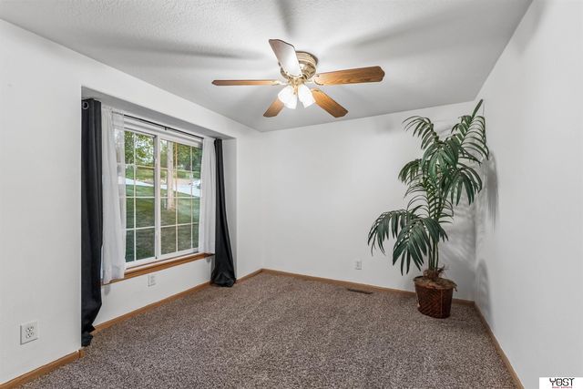 8887 Verdon Circle, Plattsmouth, NE 68048